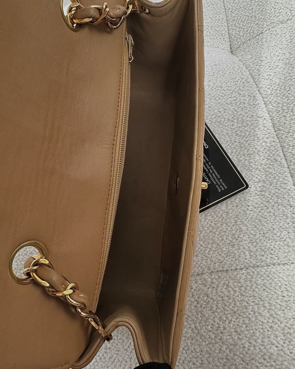 Thumbnail: Chanel Vintage Diana Flap Bag Small