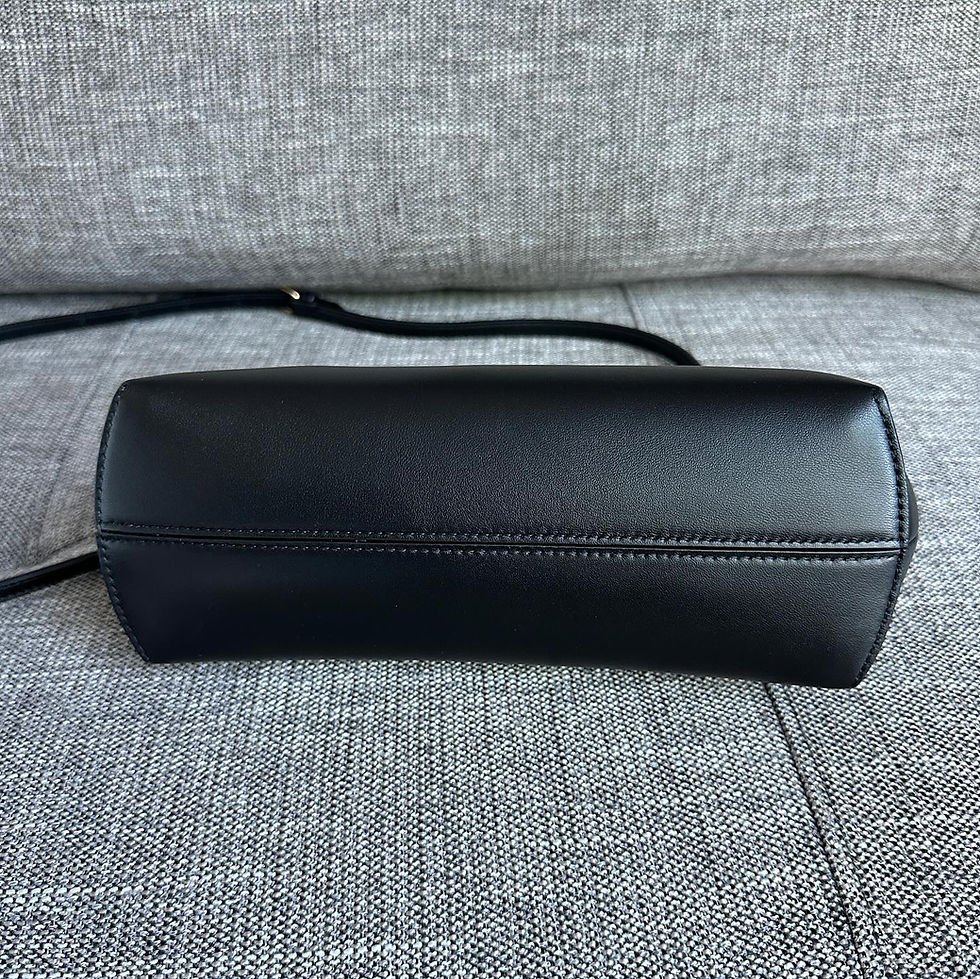 Thumbnail: Fendi  FIRST Small Bag GHW (2021)