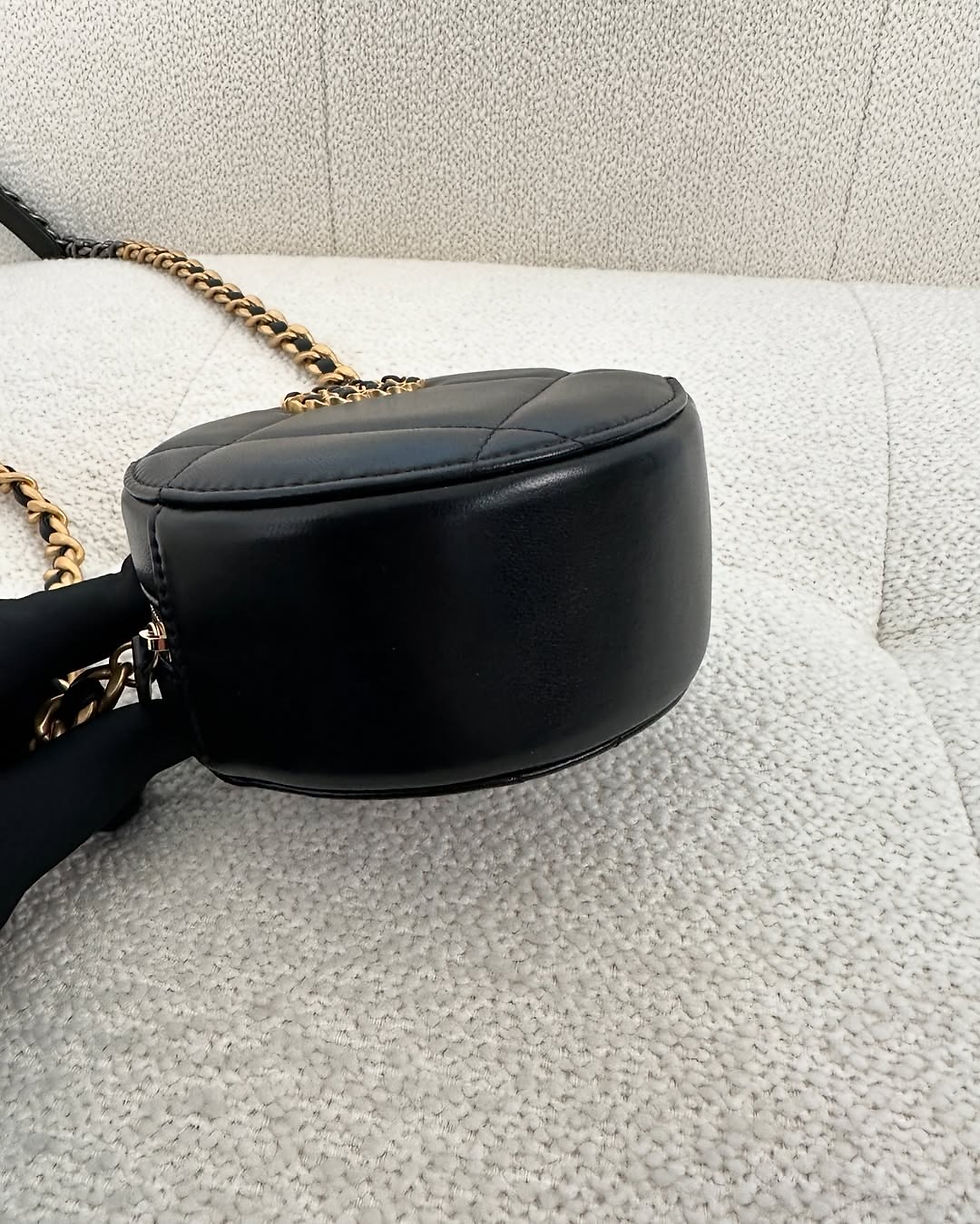 Thumbnail: Chanel Full Set 19 Round Clutch With Chain (2022)