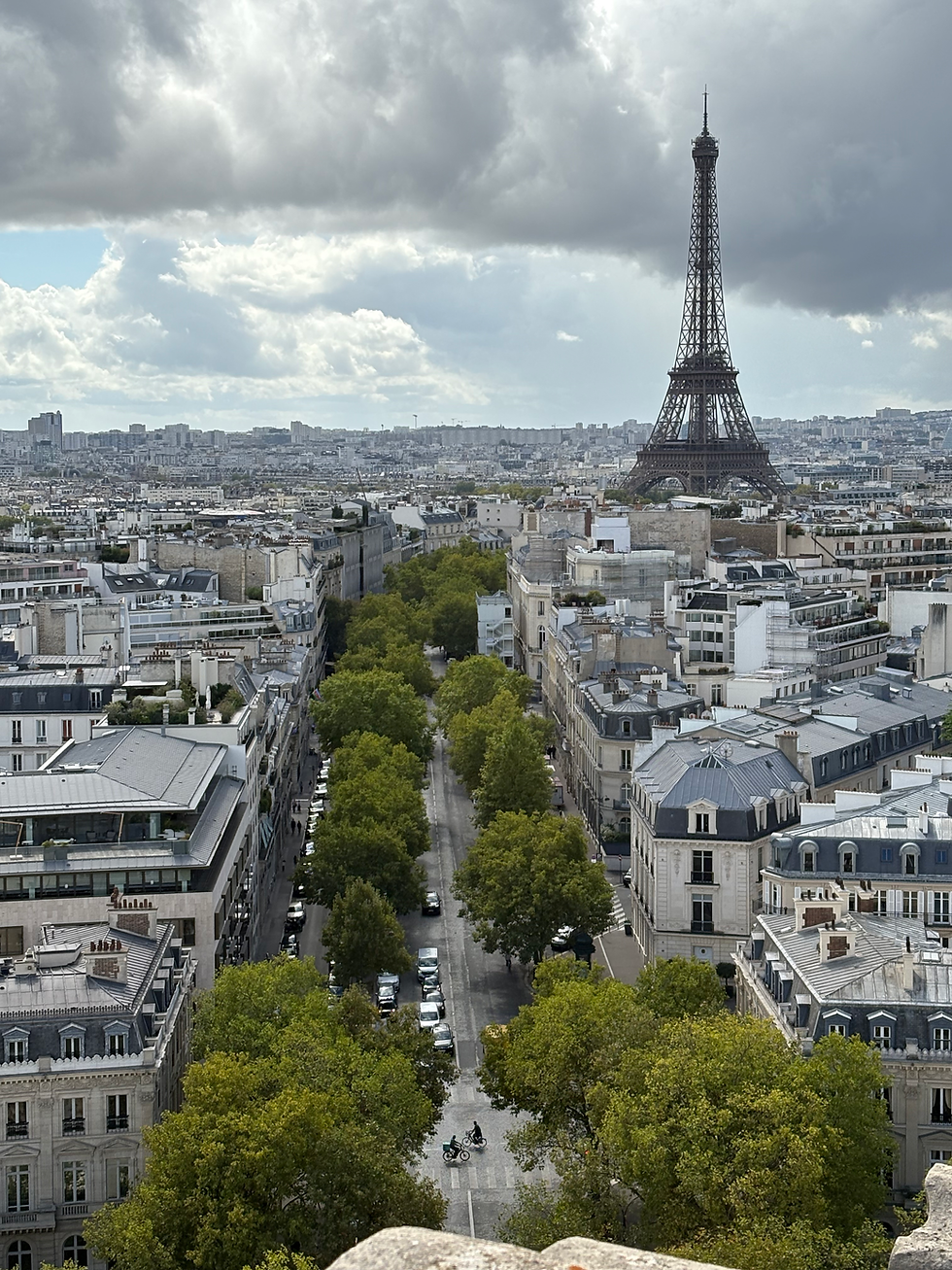 Four lanes of madness, one perfect view — and yes, cyclists are still winning