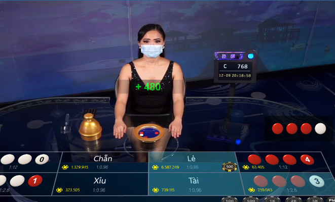 May mắn sẽ mỉm cười với những người quết đoán, biết chớp thời cơ và tin vào phán đoán của mình