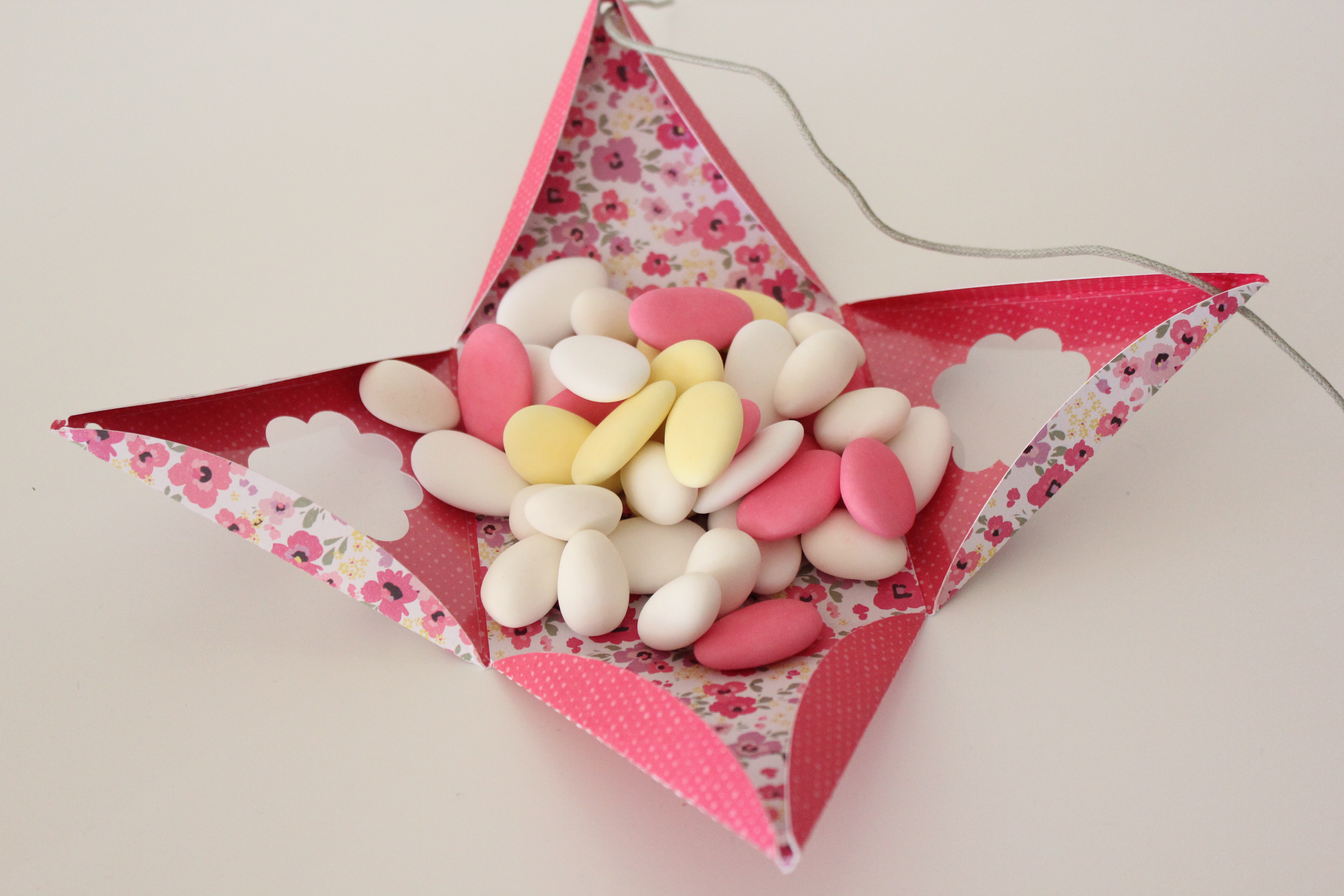 Pyramide à dragées