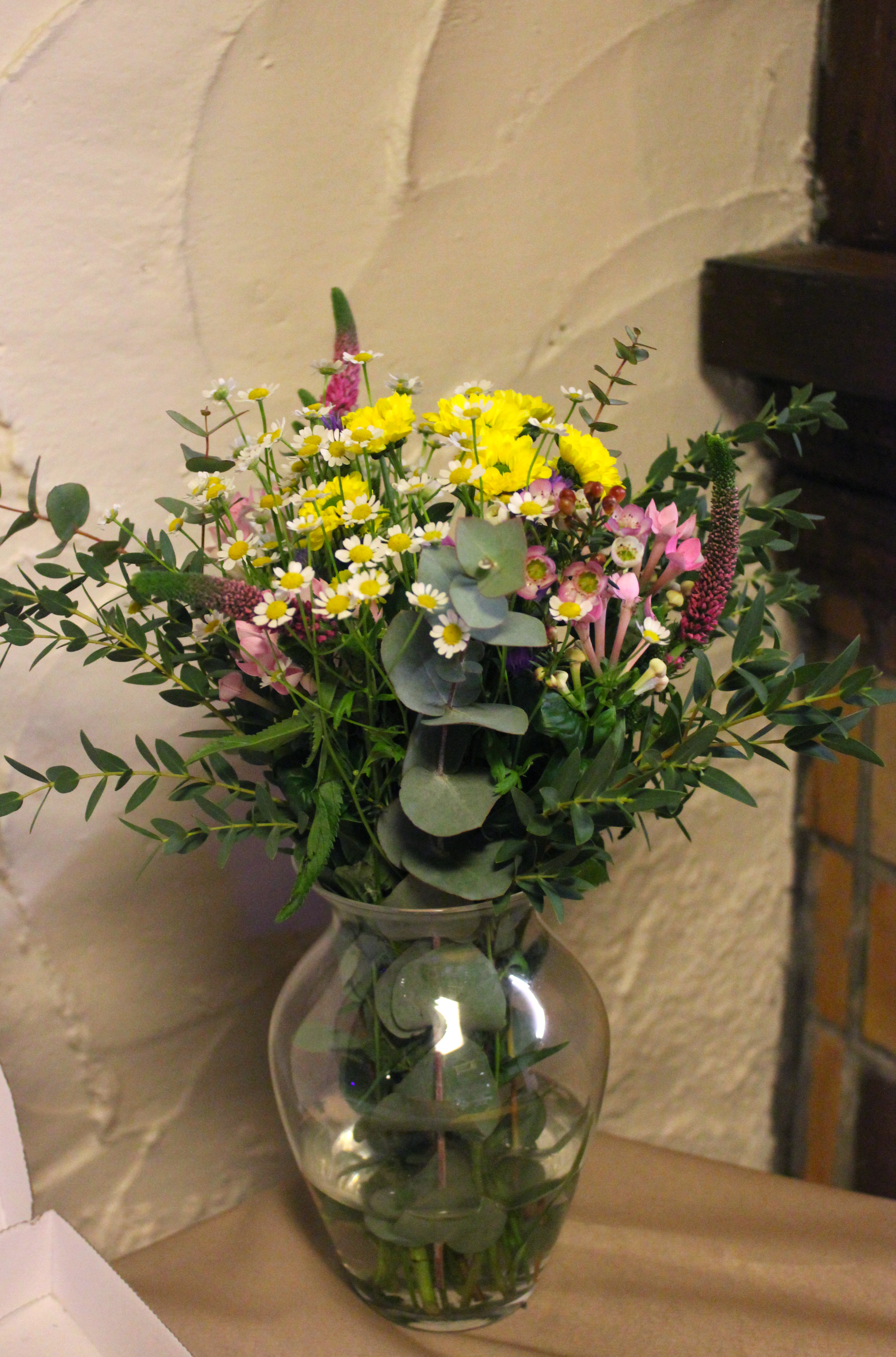 Bouquet sauvage de fleurs colorées