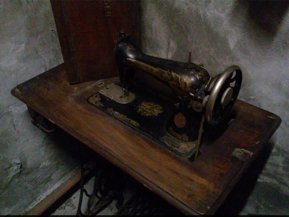 macchina da cucire d'epoca degli anni 30