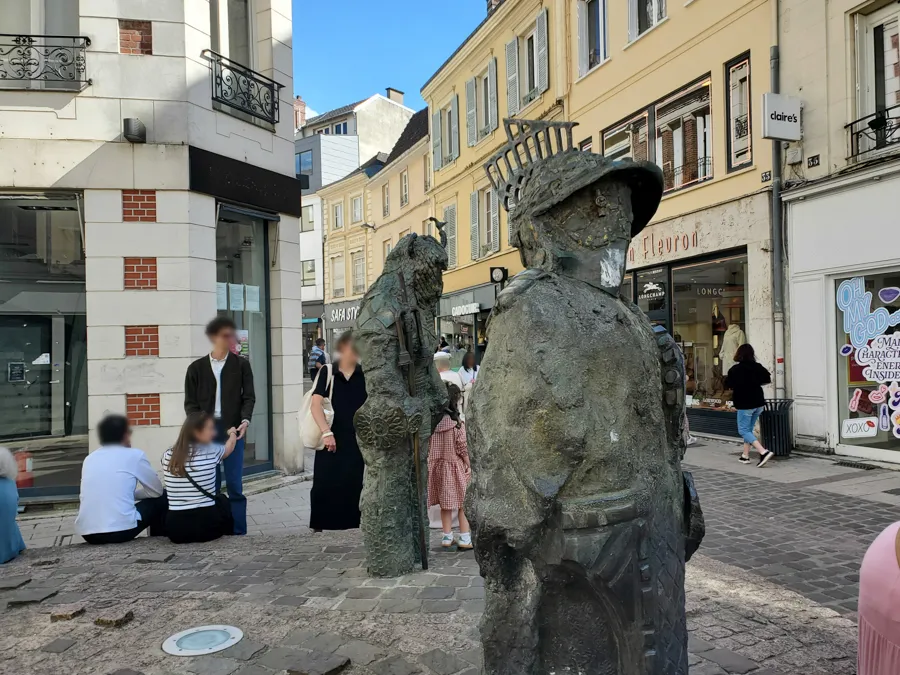 les-statues-les-croises