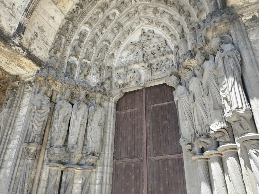 photo-details-sculpture-patrimoine-chartres