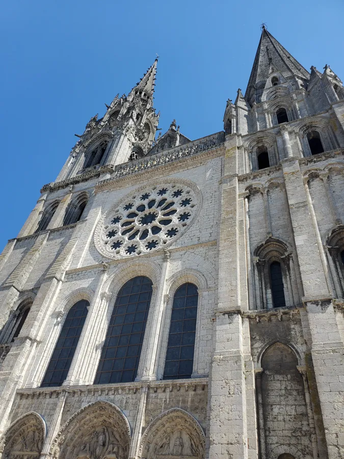 grandeur-cathedrale-chartres