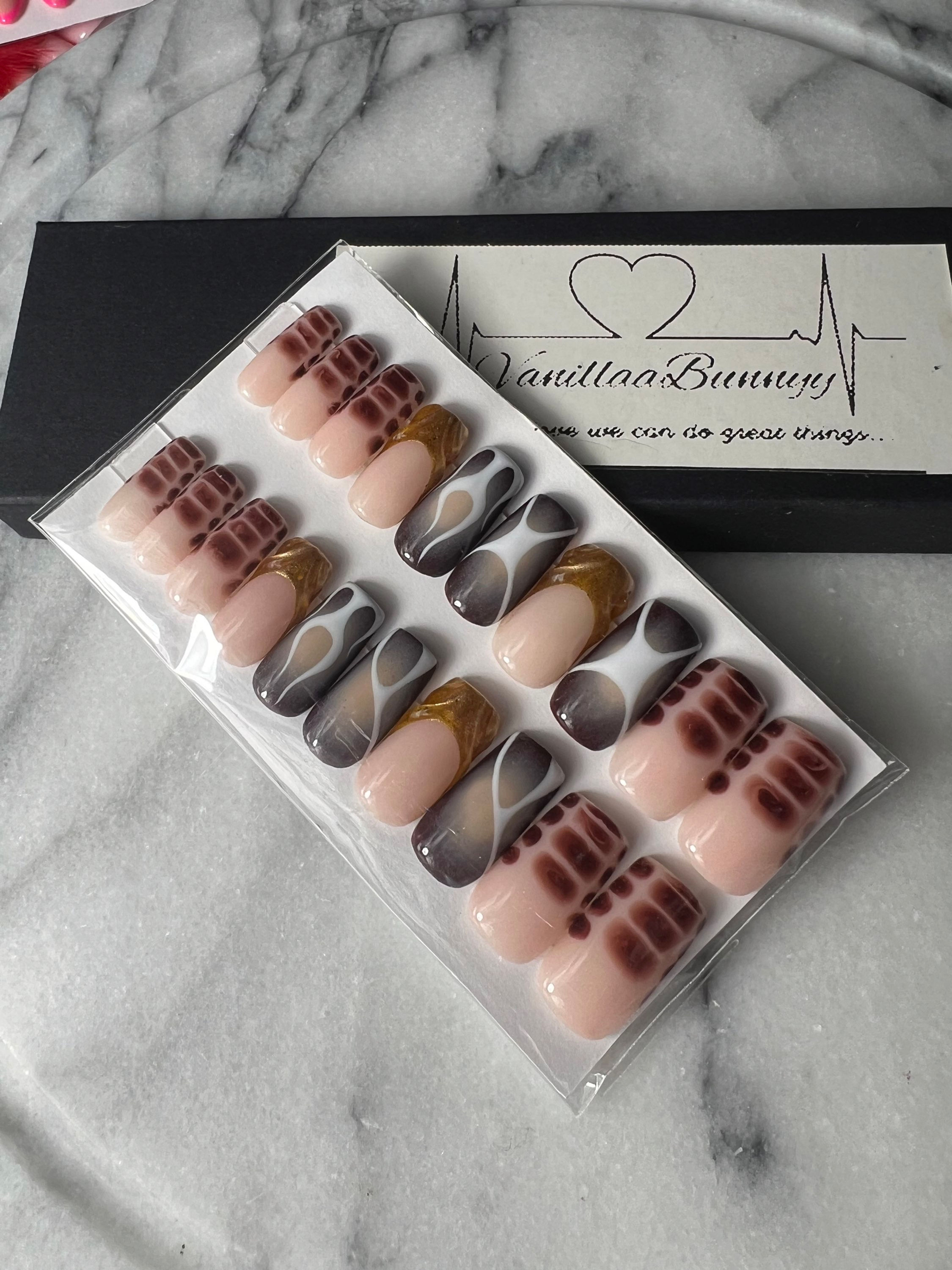 Brown beauty | 2 for $30  | 10-18 Business 