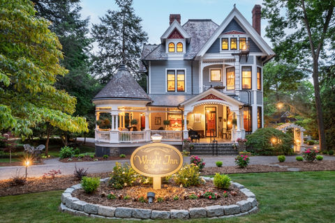 Bed and Breakfast exterior view.