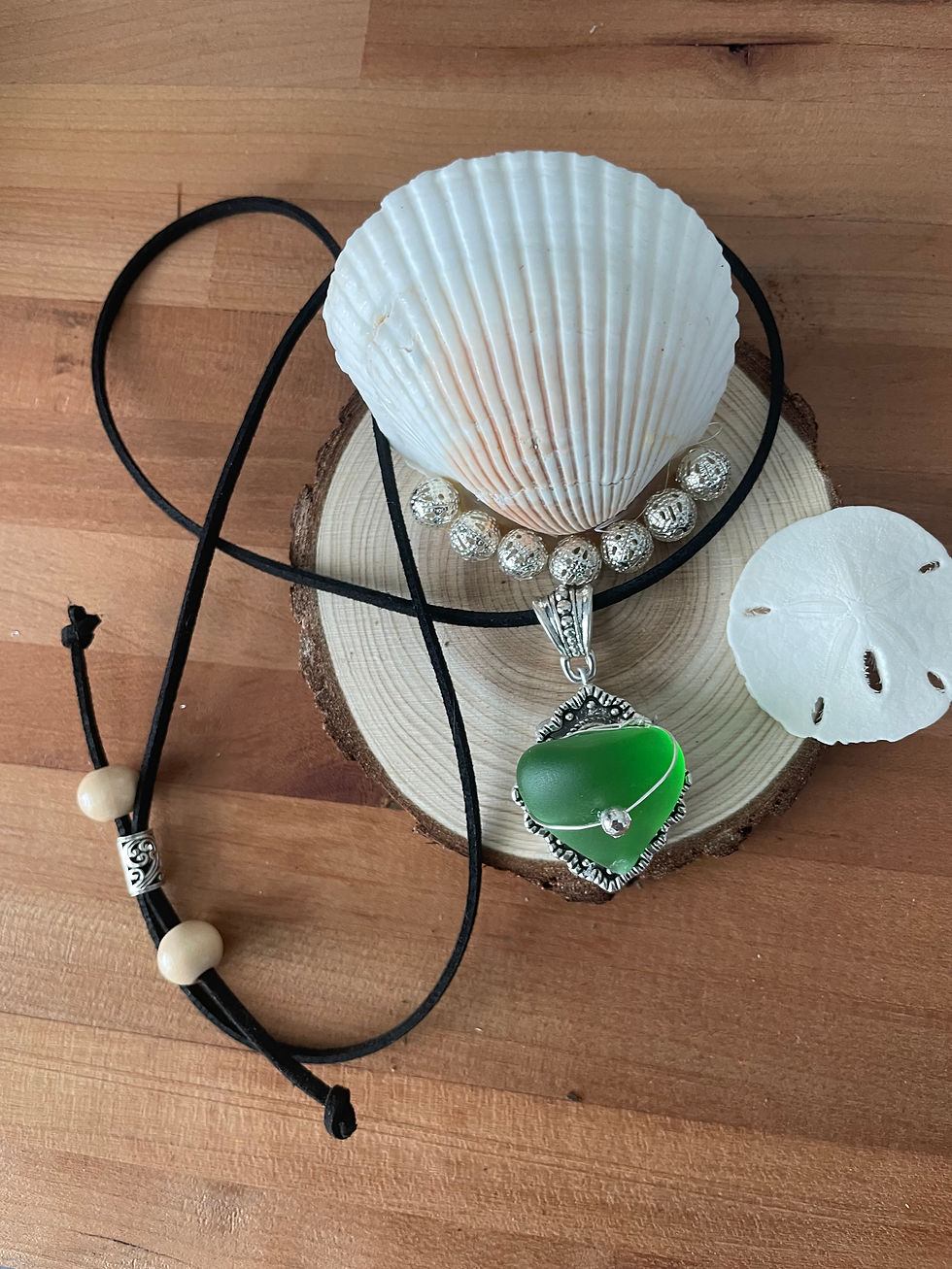 N-2020 Green glass heart shaped Pendant