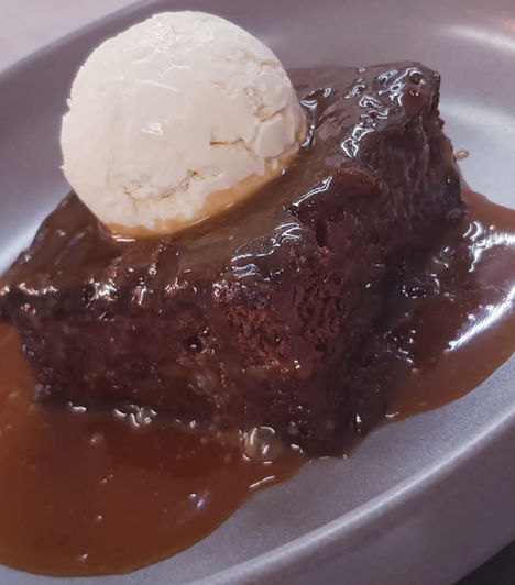 Sticky_Toffee_Pudding_Vanilla_Icecream_Dessert.jpg