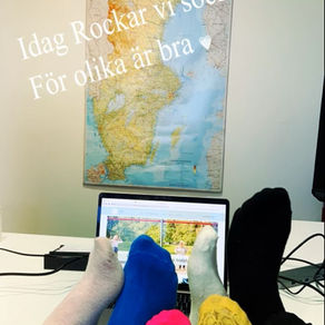 Idag rockar Poolarna Assistans sockor.