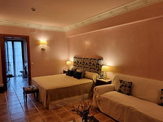 habitacion_10_ palaciodemirafloresdelasierra.jpeg