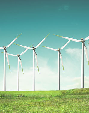 Windmühlen auf der grünen Wiese