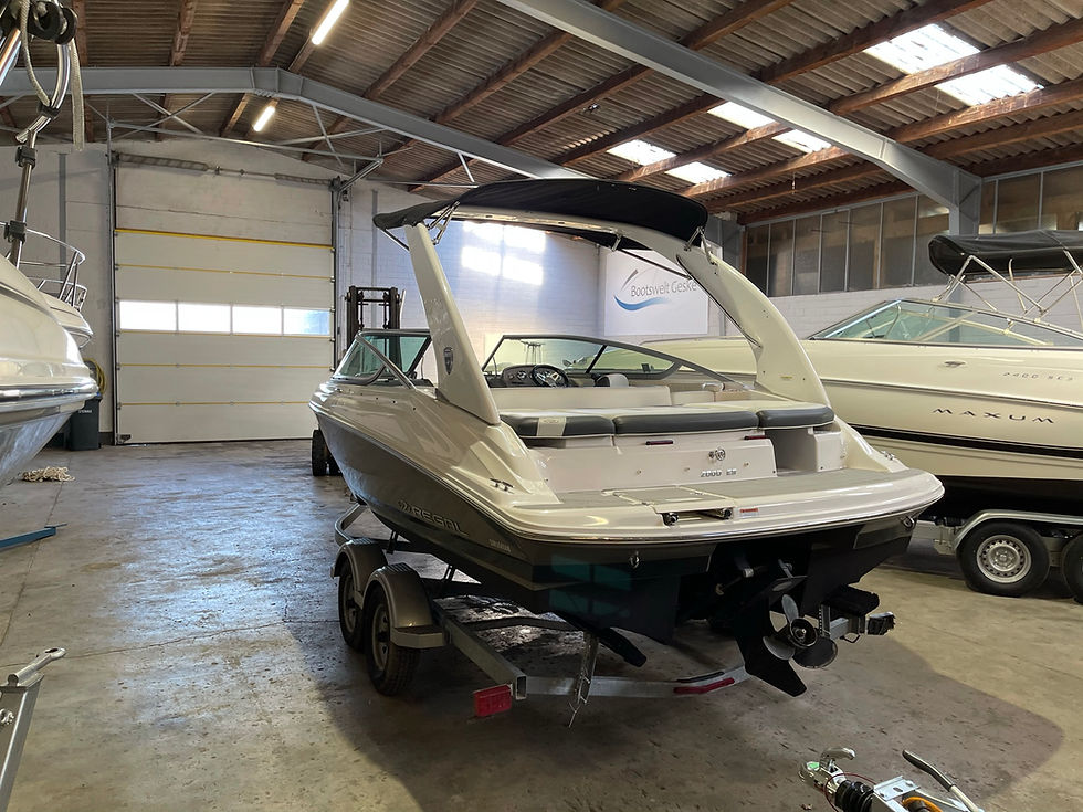 Miniaturbild: Regal 2000 ES