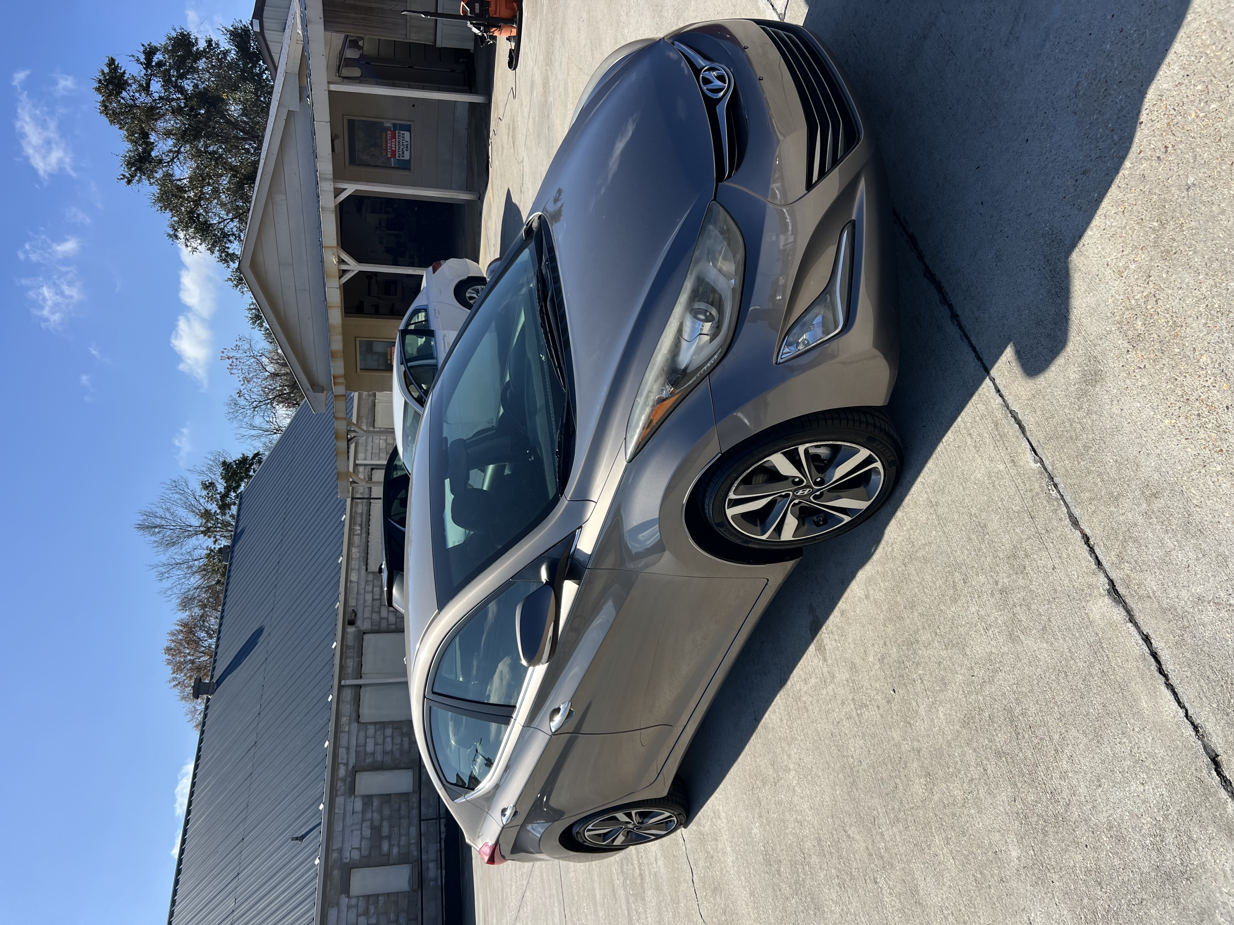 2014 Hyundai Elantra Limited's photo