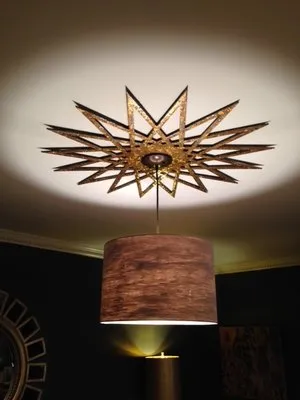 STANDOUT Ceiling Medallion