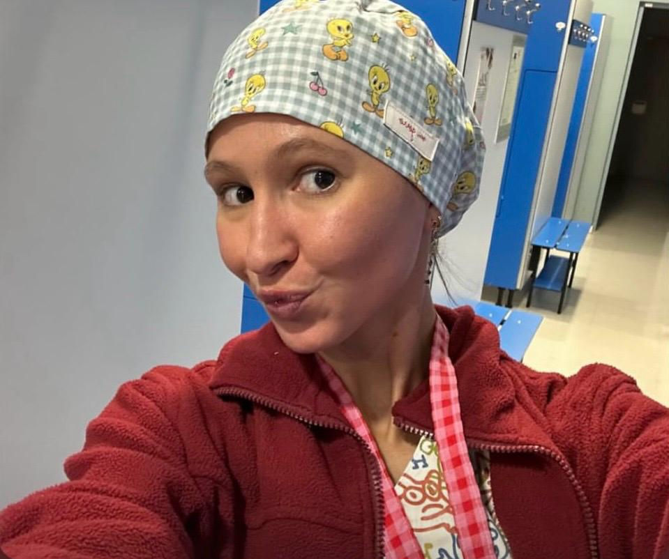 Cómo elegir tu gorro sanitario de tela para pelo largo o corto hecho en España