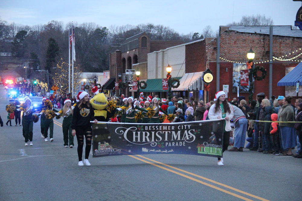 West Jefferson Christmas Parade 2022 Christmas Parades And Tree Lighting Ceremonies In Gaston County, Nc