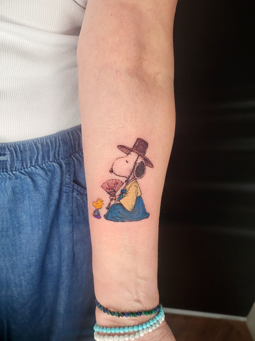 A playful mix of the modern and the traditional with Snoopy and Woodstock :)