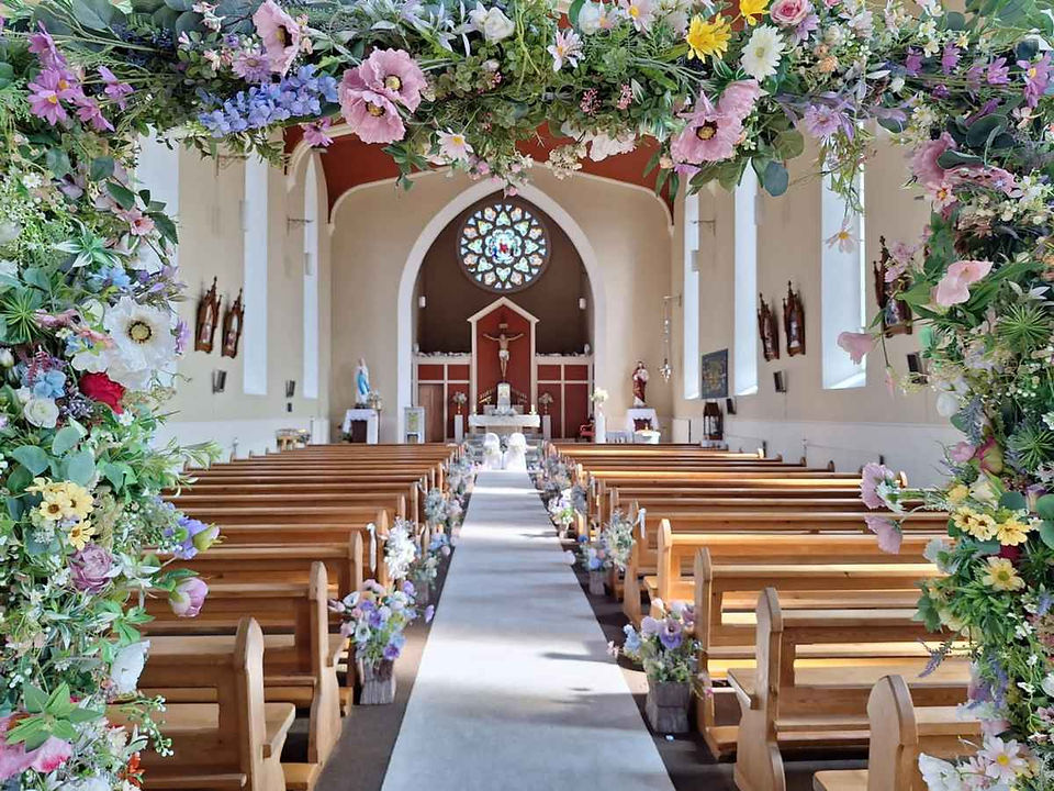 the dreamiest wildflower arrangements