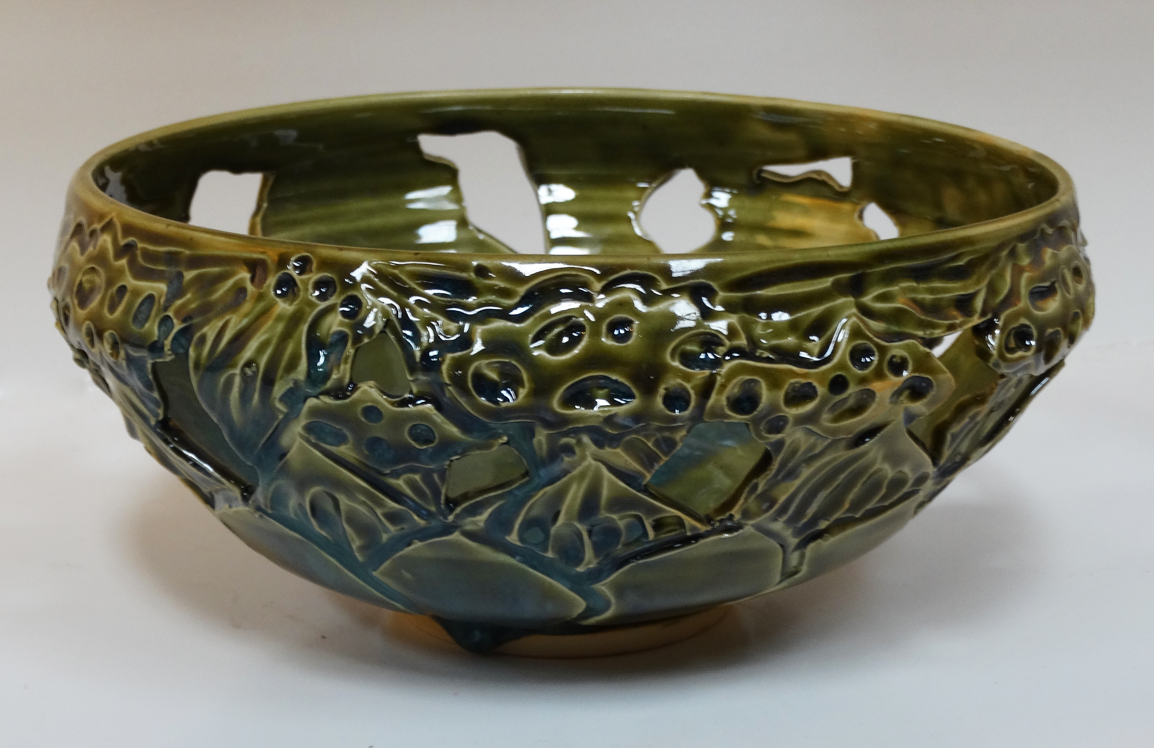 Lotus Cut-Out Bowl Green