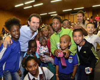1.400 niños regresaron a clases gracias a la campaña ‘En el colegio contamos con vos'