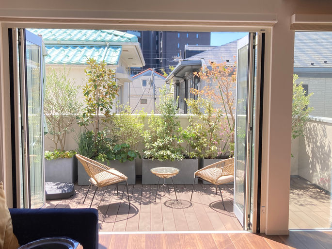 戸建て　バルコニー　プランターガーデン