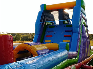 Inflatable obstacle rentals in Hartland, Sussex, Oconomowoc, Pewaukee, Menomonee Falls, Waukesha and Washington Counties