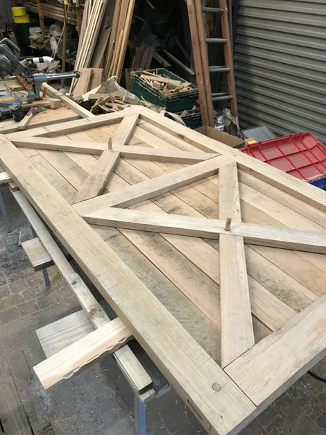 oak gate construction
