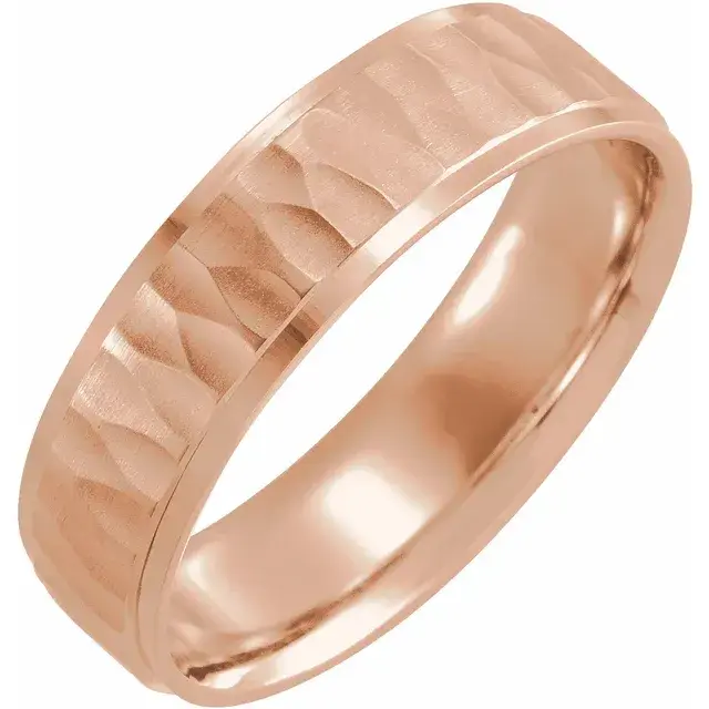 Thumbnail: Hammer texture Men's Wedding Band in 14k solid gold.
