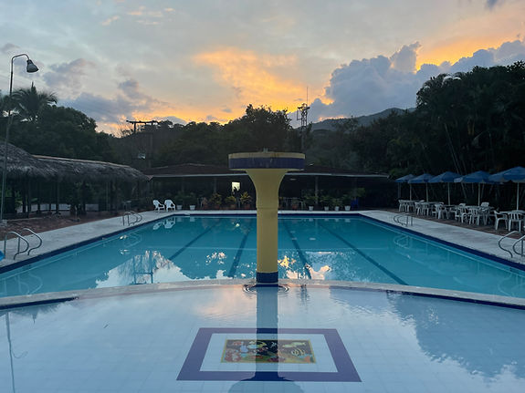 PISC ATARDECER.JPG