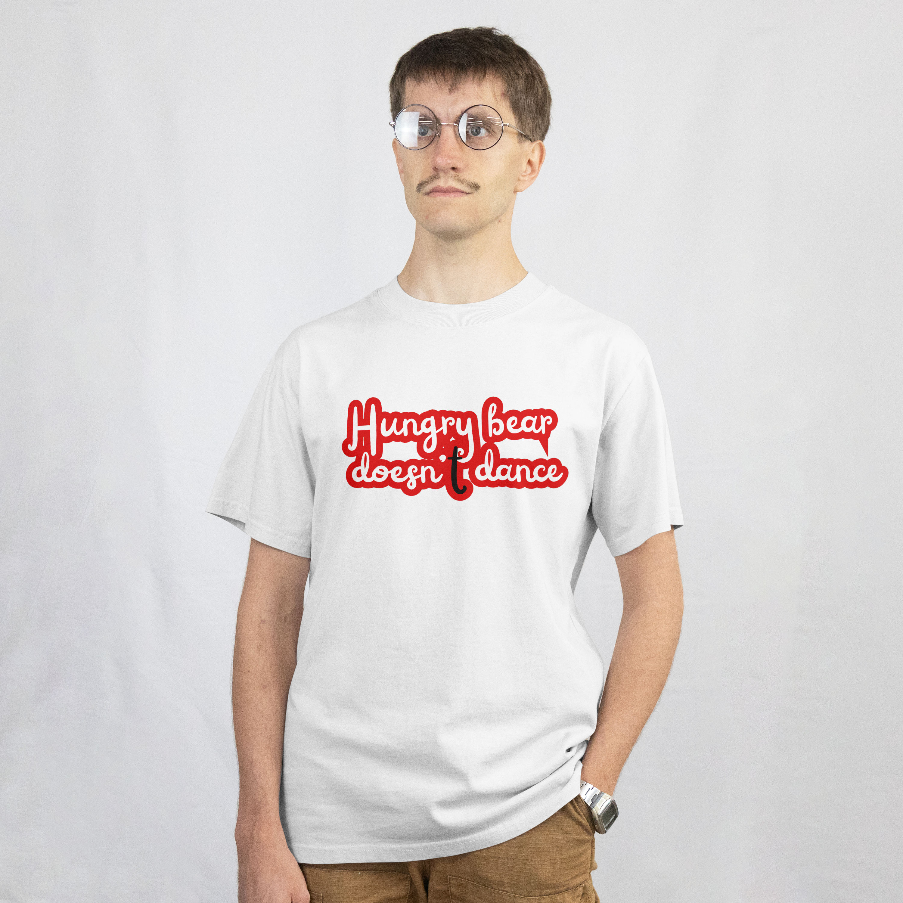 Hungry bear does not dance