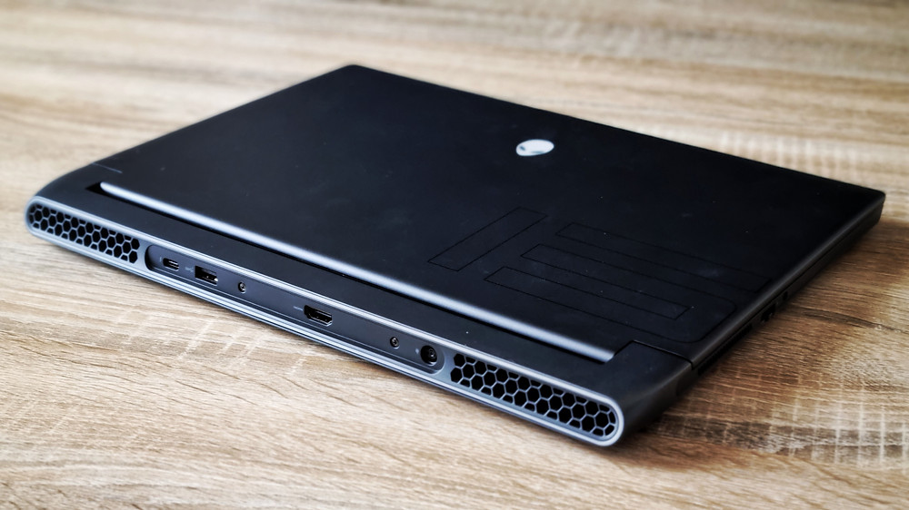 Alienware M15 R6 Gaming Laptop Alienware Review PC Closed