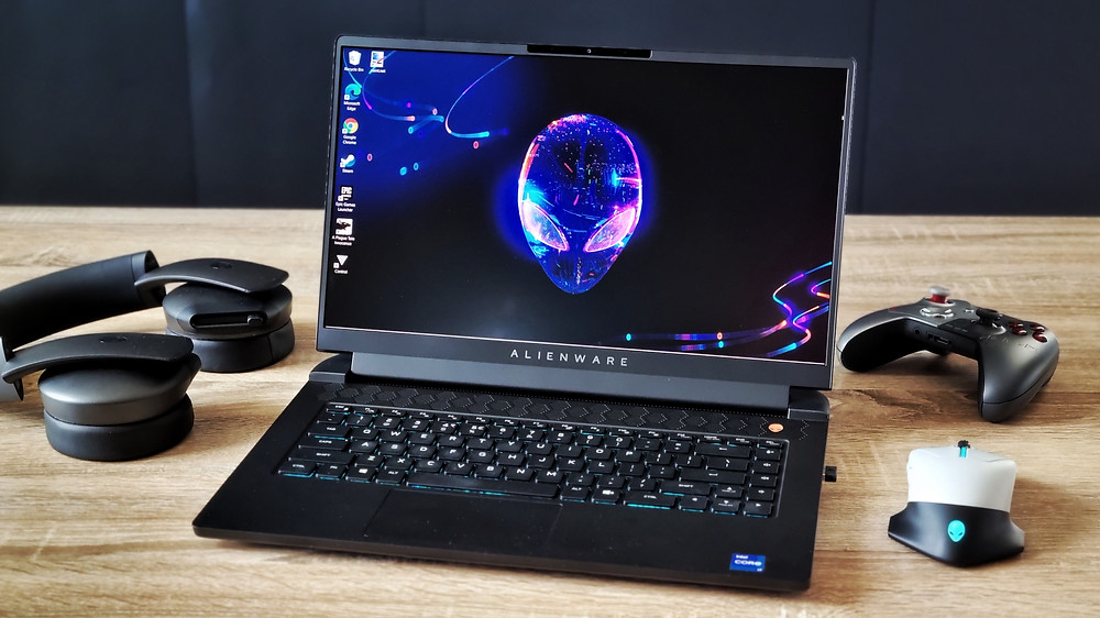 Alienware M15 R6 Gaming Laptop Alienware Review PC Front Keyboard