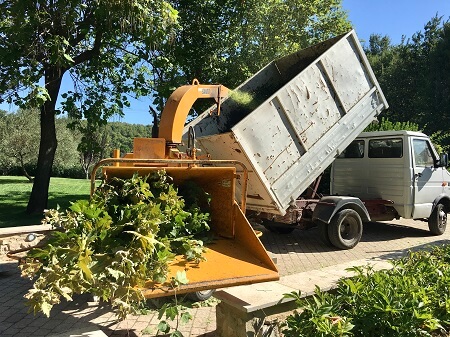 Broyage de branches sur site : produire un mulch utile en Provence