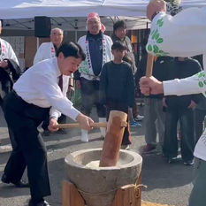 国府宮裸祭鏡餅奉納鏡餅搗き萩原町有志会さん