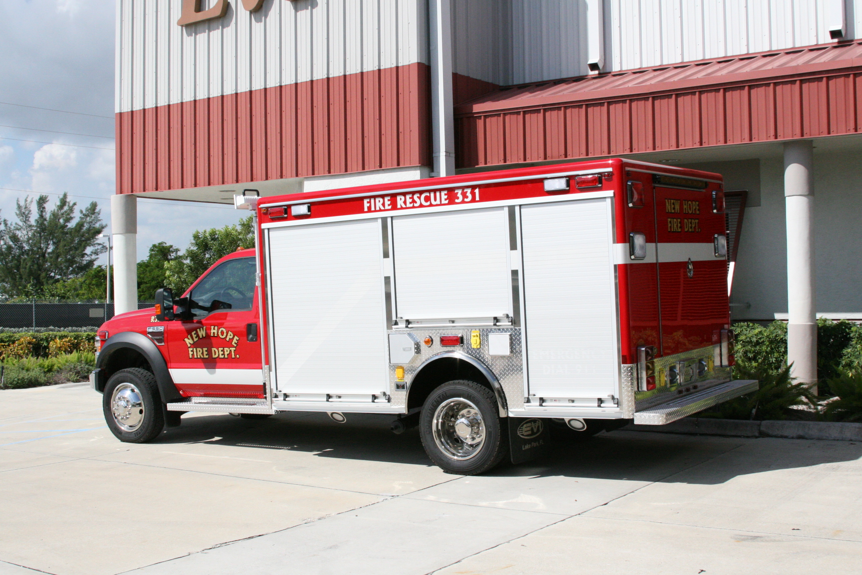 Light Rescues Apparatus New Hope Fire Dept. EVI