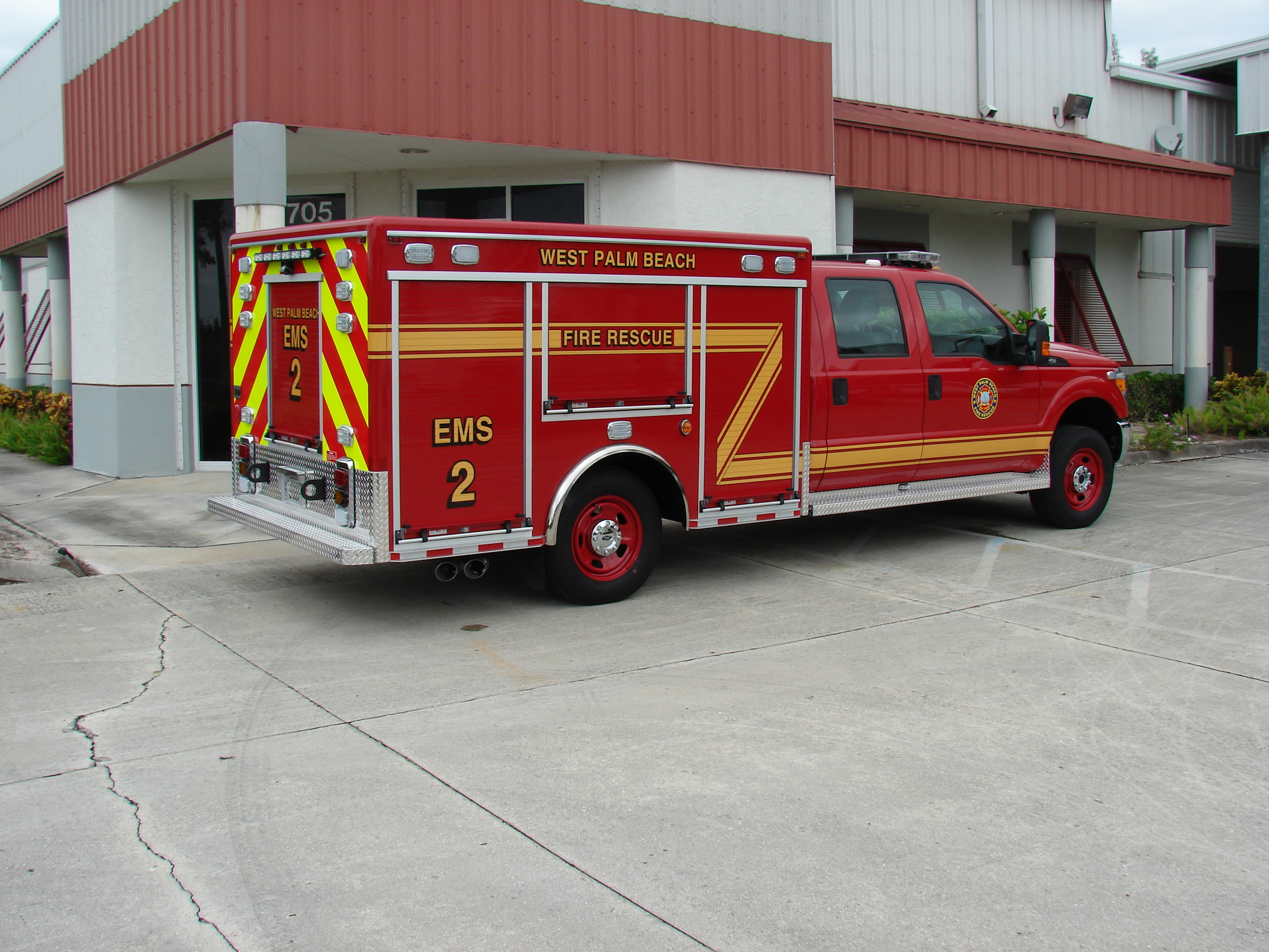 10-Ft. Non-Walk-In Support Vehicle