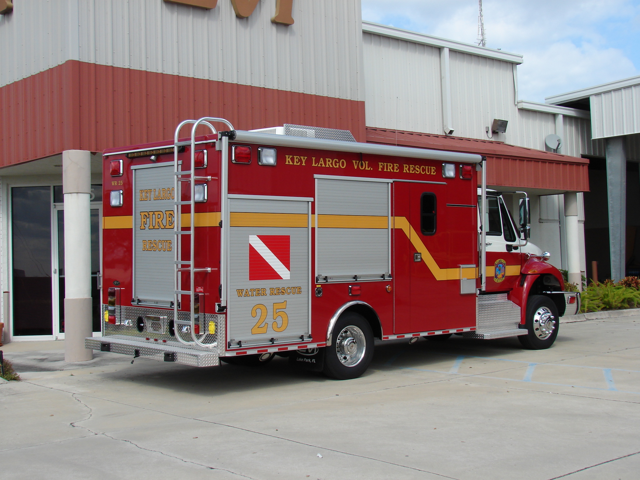 Dive Response Emergency Service Vehicles Fire Rescue EVI