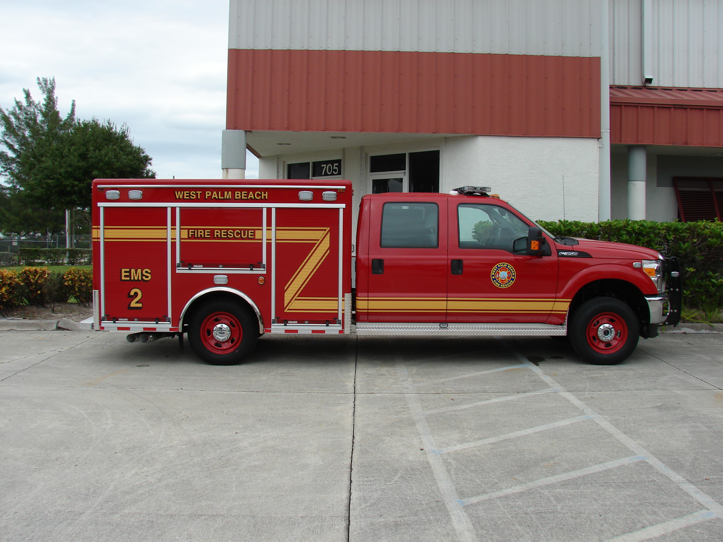 10-Ft. Non-Walk-In Support Vehicle