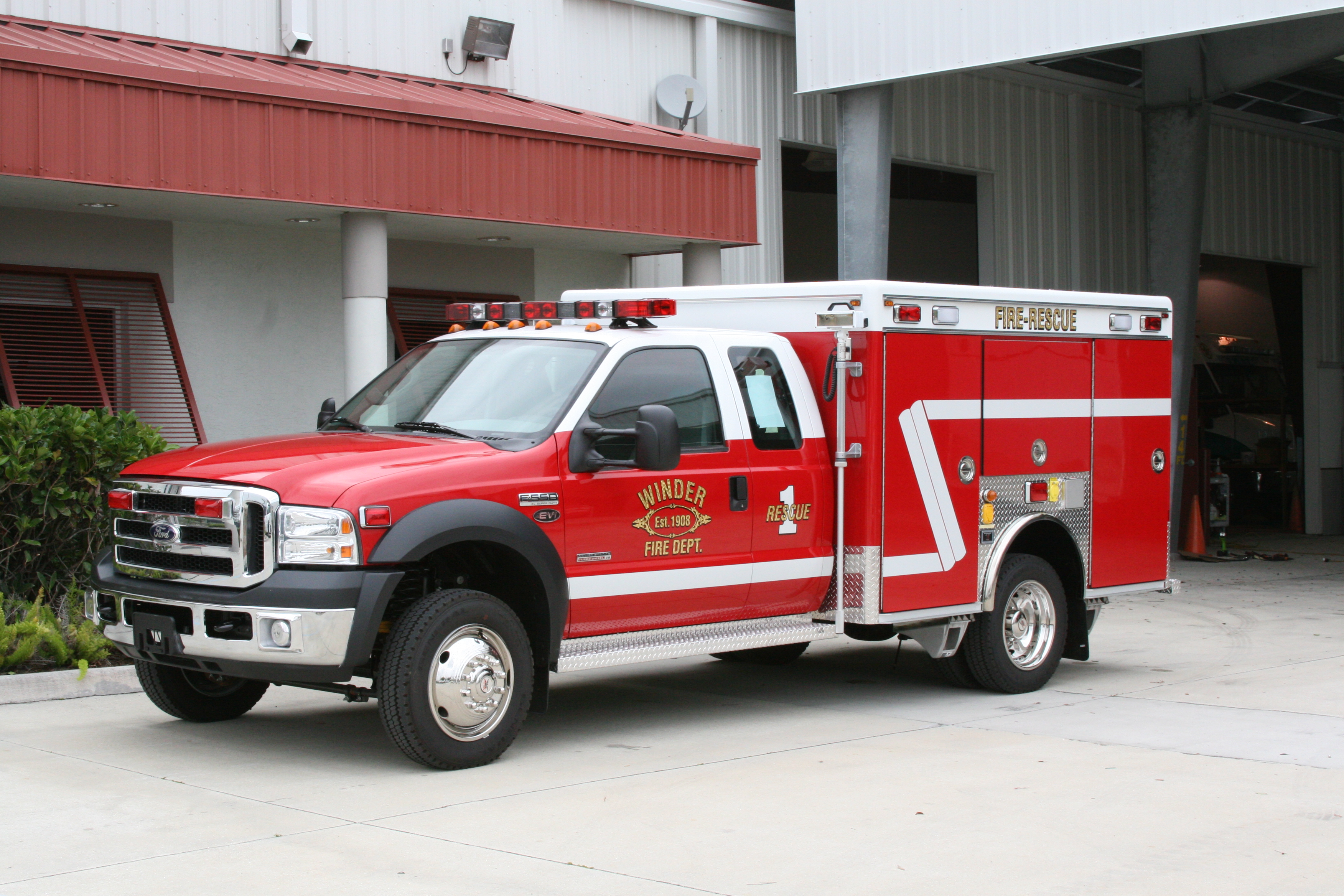 10-Ft. Non-Walk-In Rescue Truck