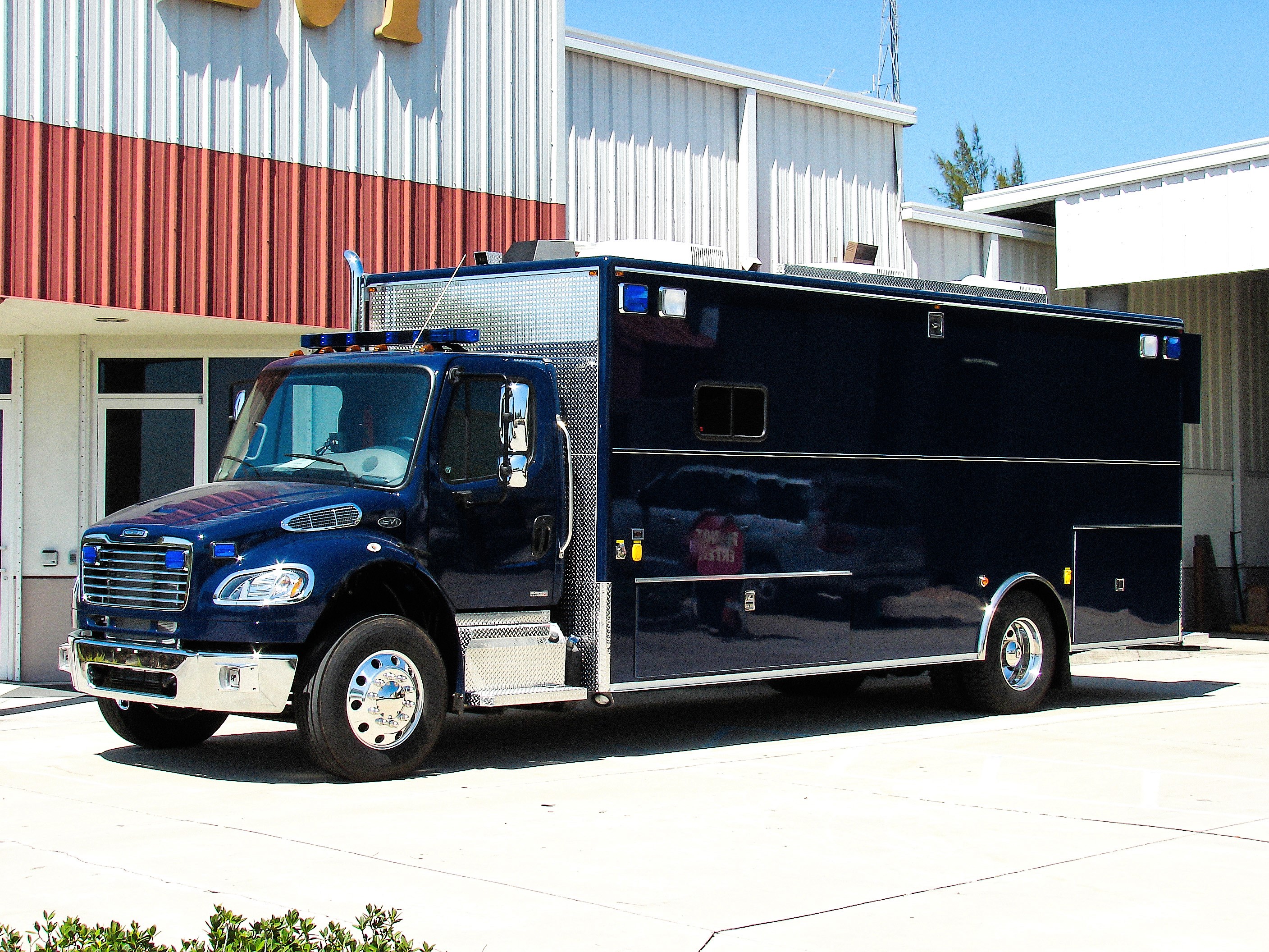 evi swat tactical mobile command uni