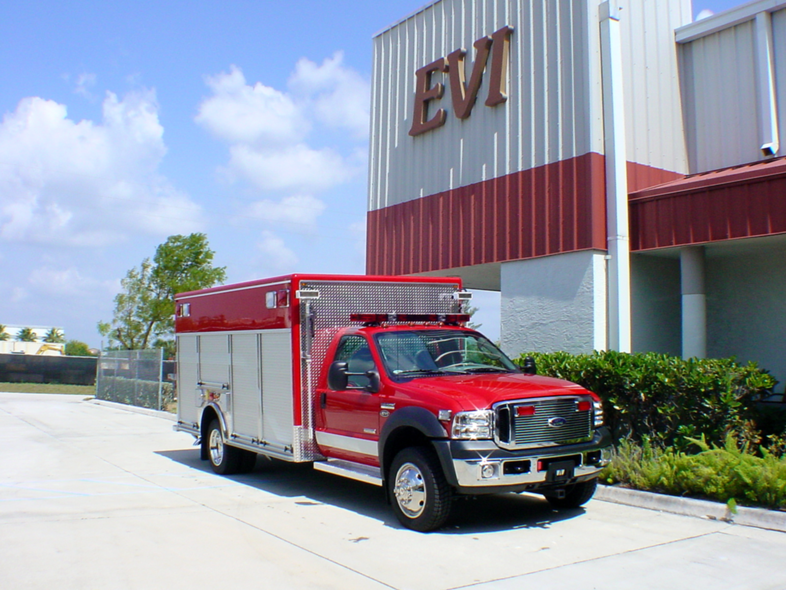 EVI 14-Ft. Non-Walk-In Rescue Truck