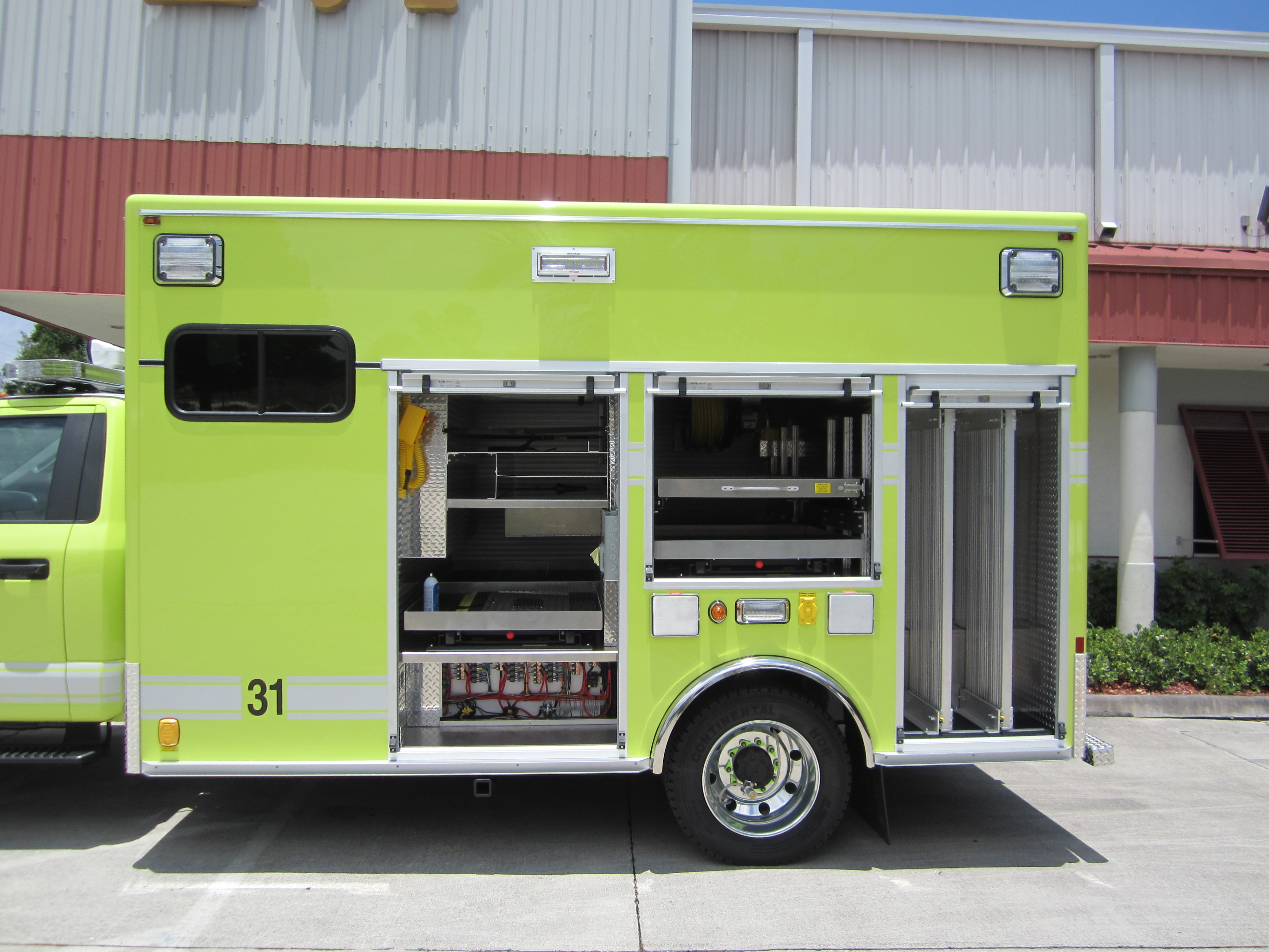 15-Ft. Non-Walk-In Rescue Truck