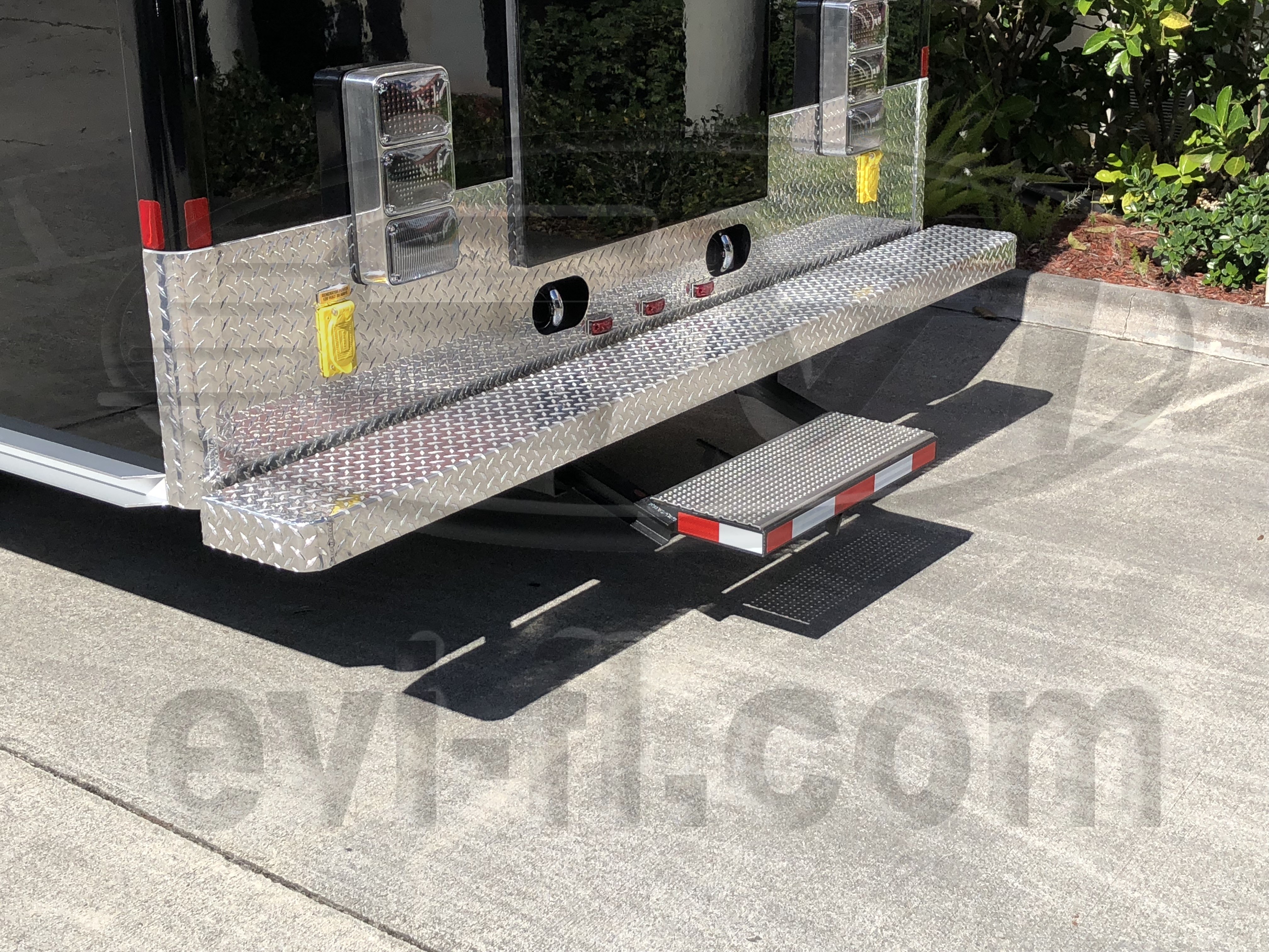 16-Ft. Walk-In DWI Mobile Processing