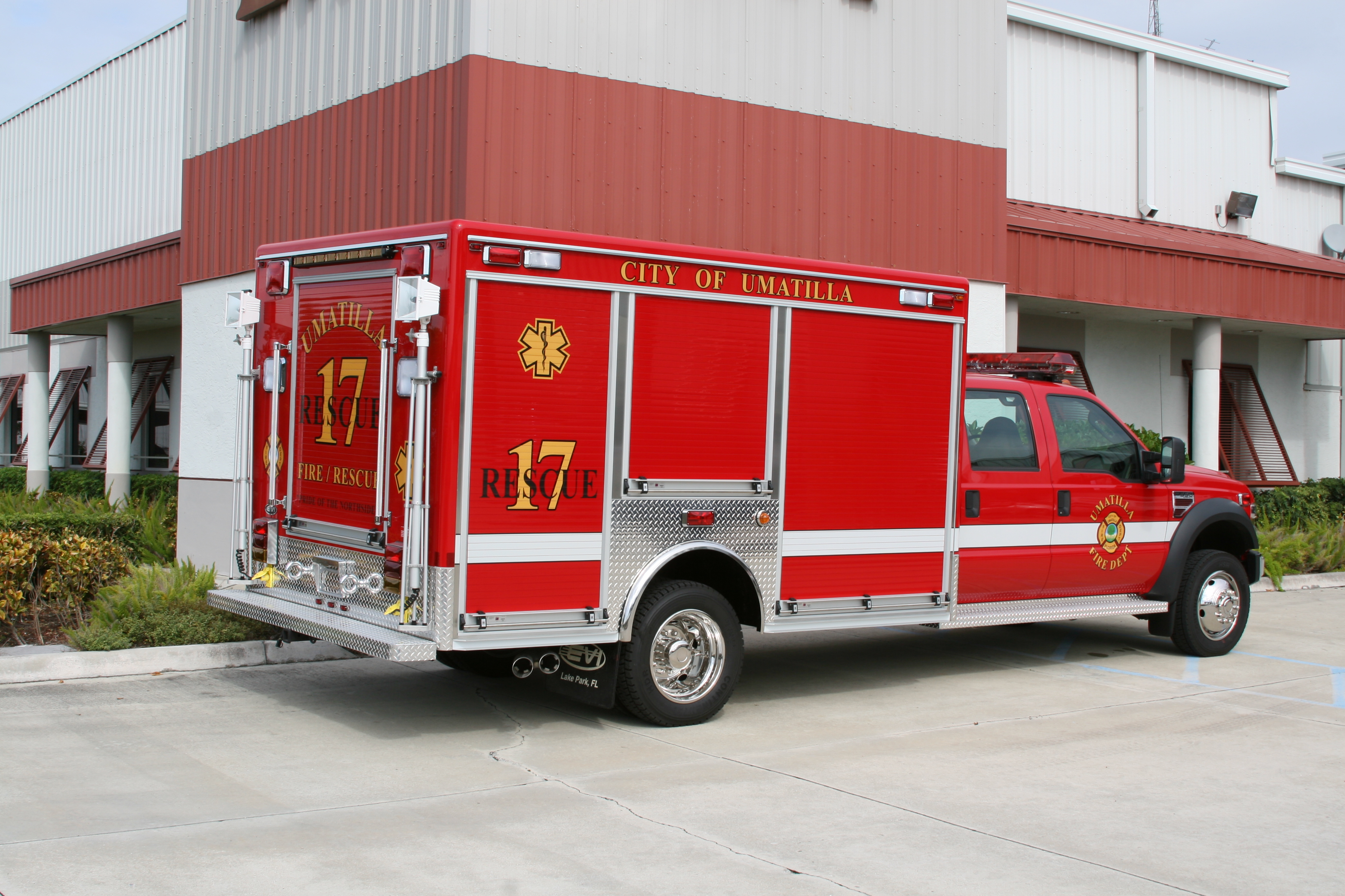 12-Ft. Non-Walk-In Rescue Truck