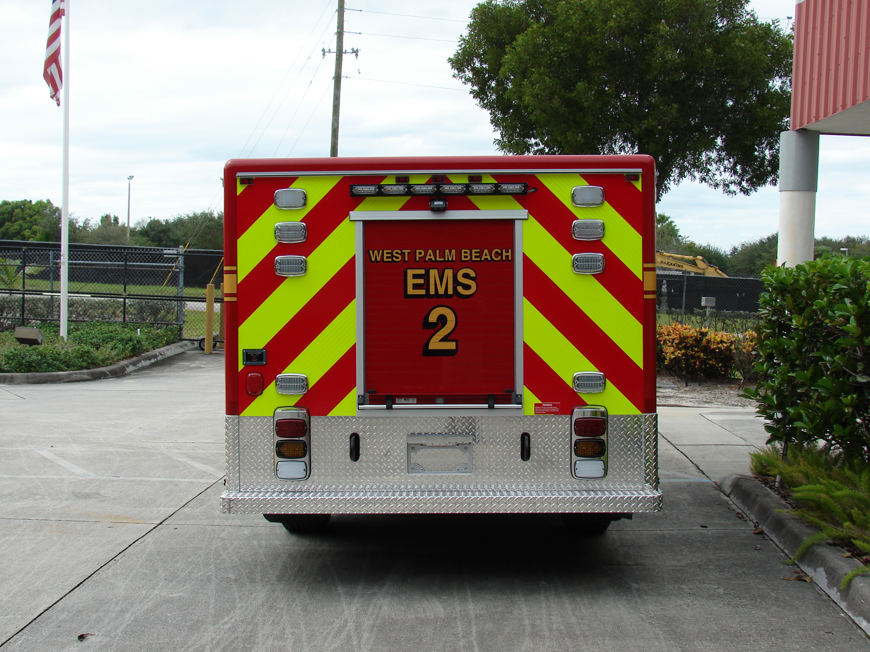 10-Ft. Non-Walk-In Support Vehicle