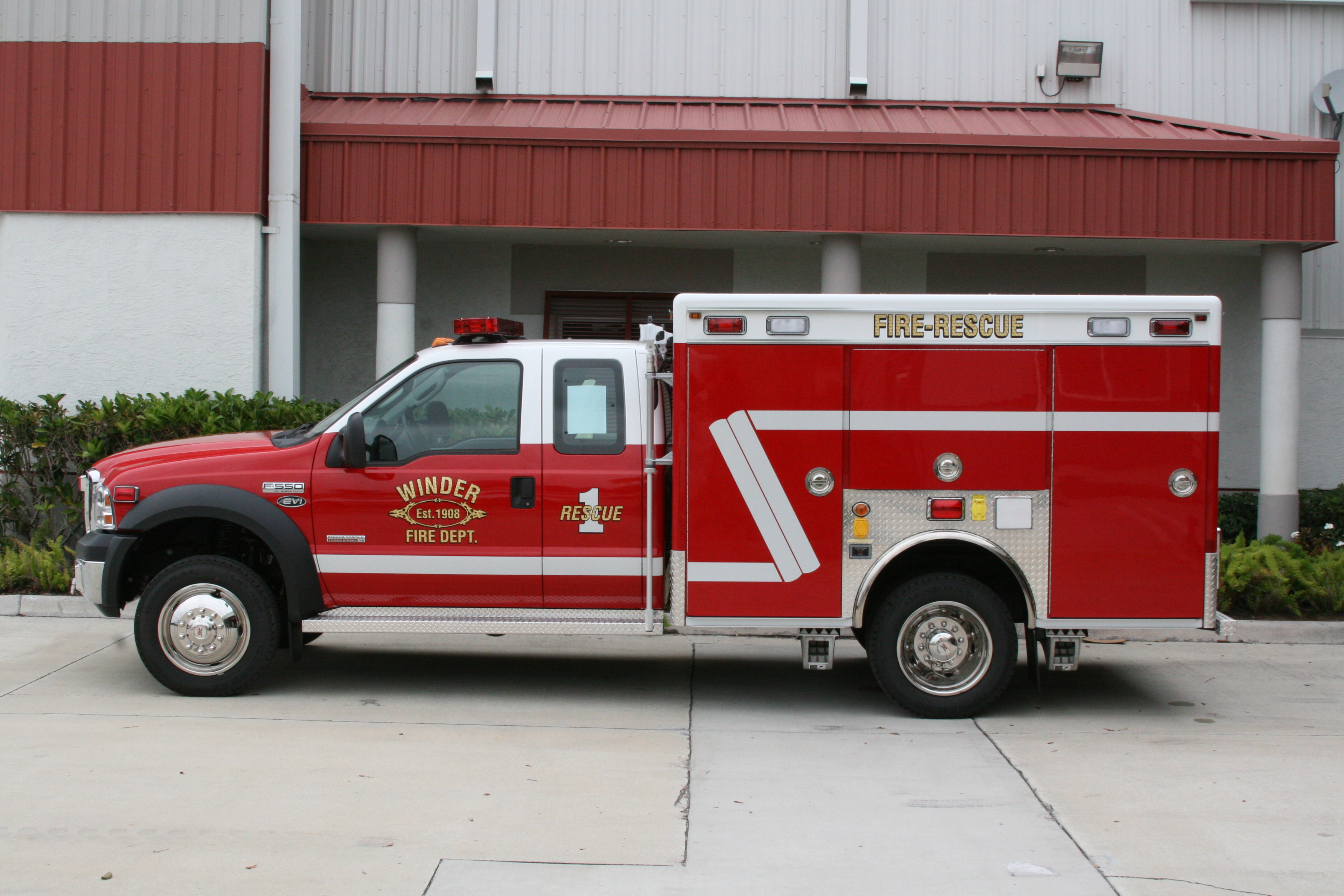 10-Ft. Non-Walk-In Rescue Truck