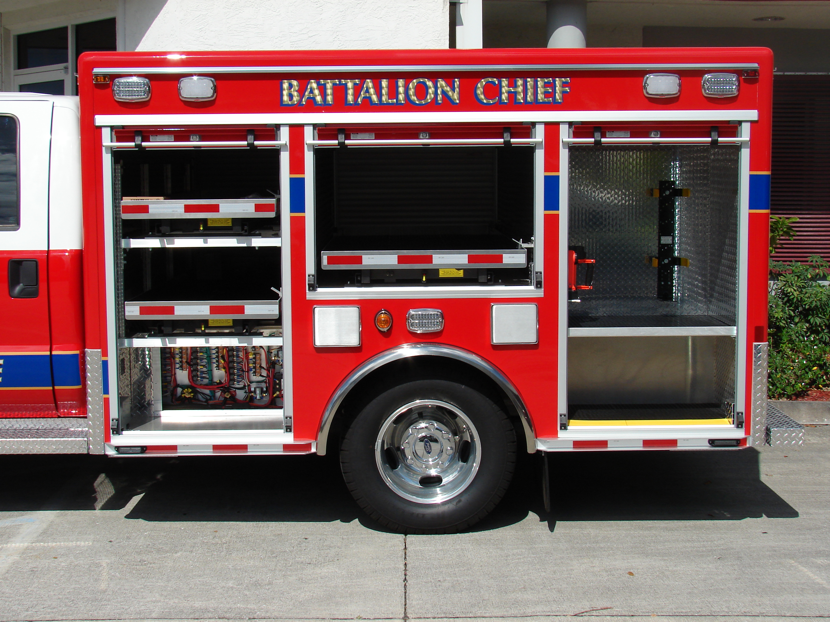 10-Ft. Non-Walk-In Rescue Truck